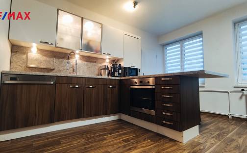 Prodej bytu 3+1 90 m², Sportovní, Štíty, okres Šumperk