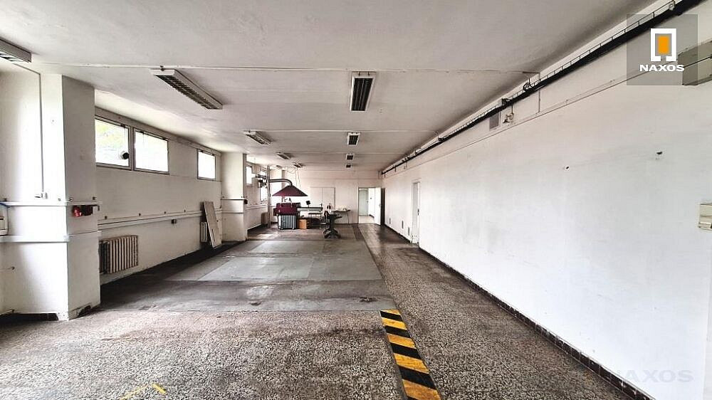 Pronájem skladových prostorů s kanceláří a parkováním cca 300 m², ul. Střádalů O – pohled 5