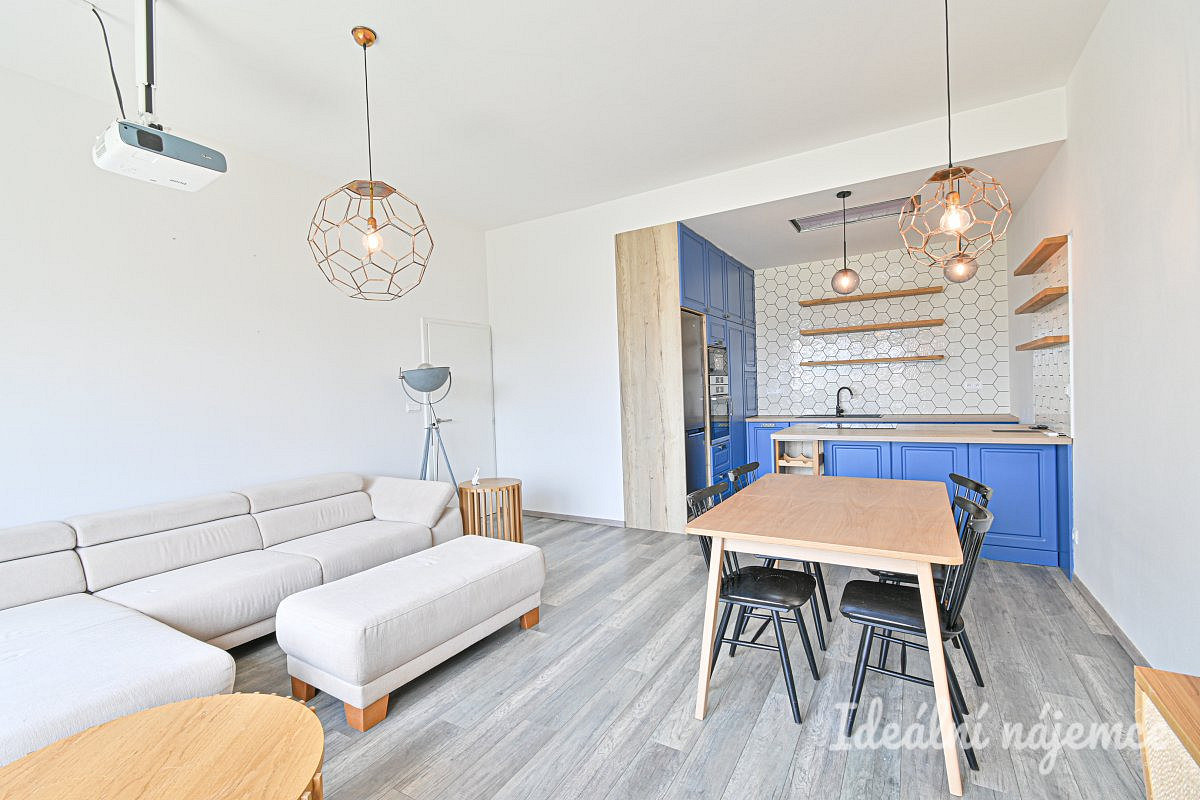 Pronájem bytu 3+kk 84 m²