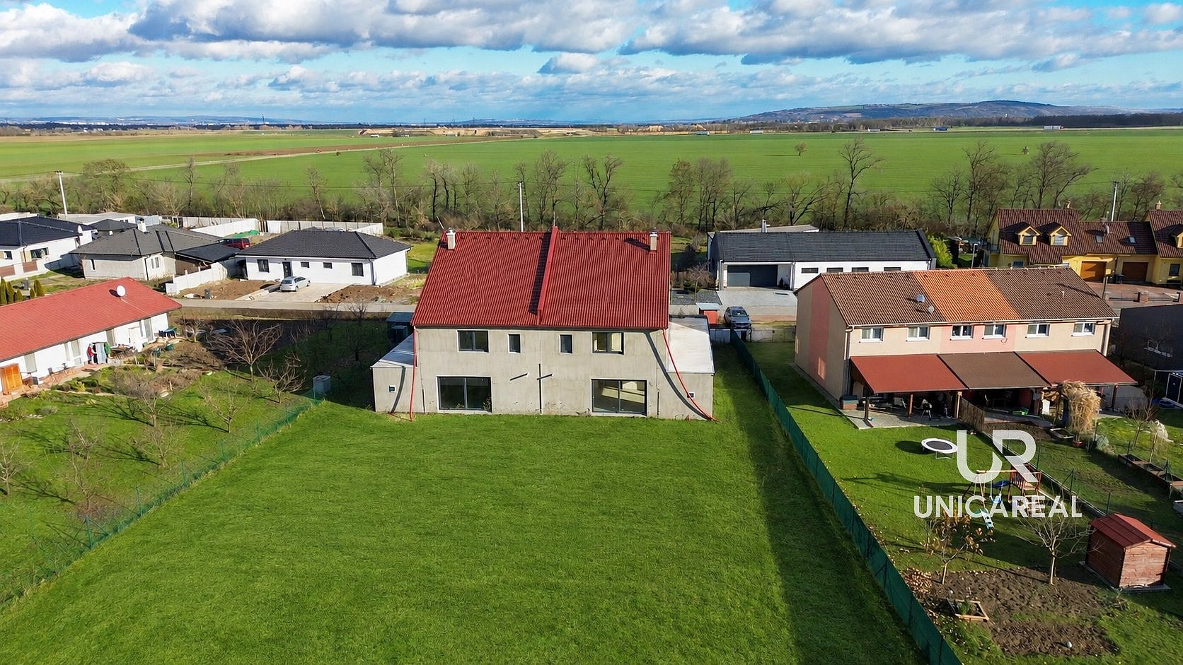 Prodej domu 222 m² s pozemkem 610 m² – fotografie 2