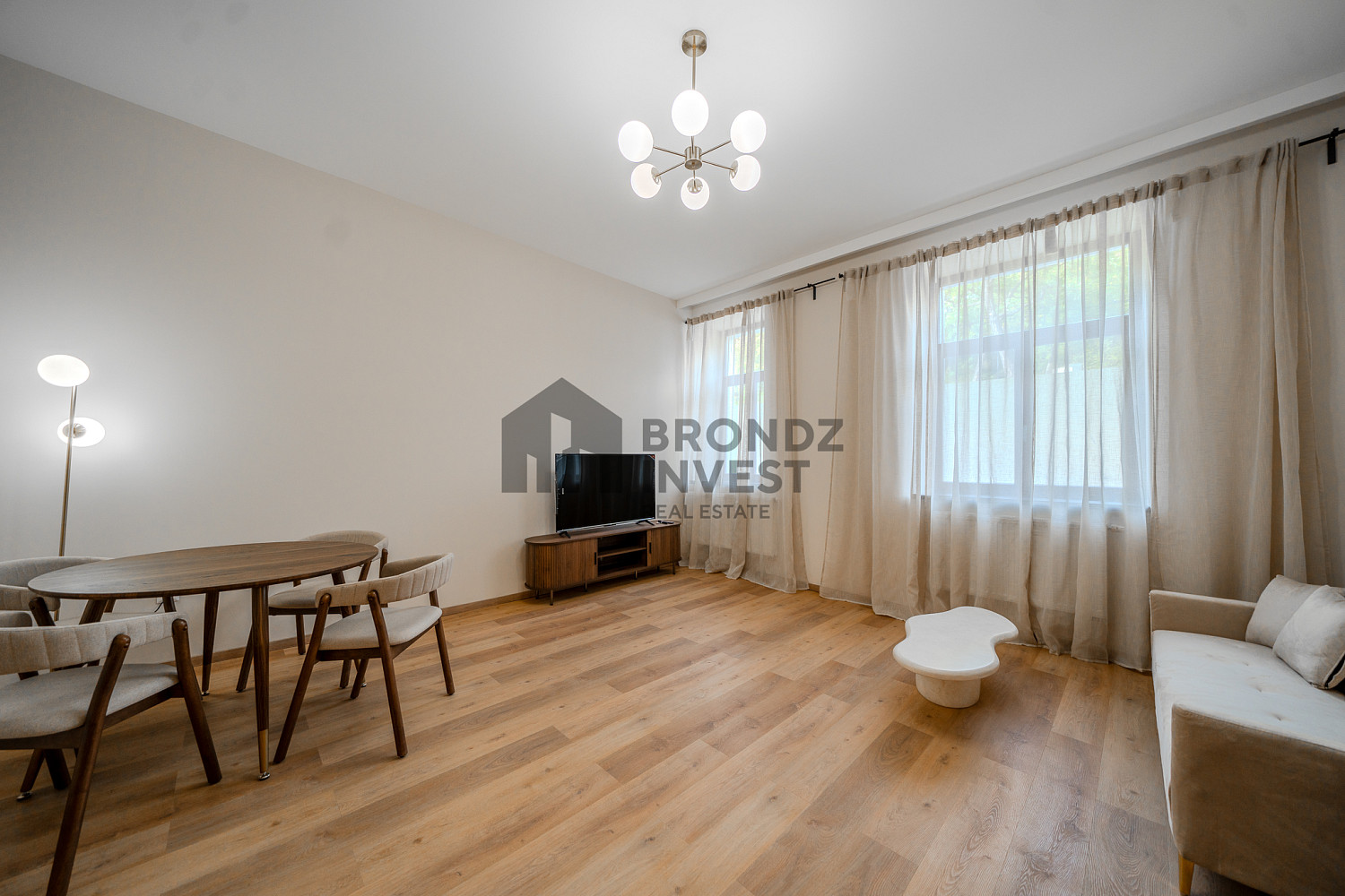 Pronájem bytu 2+kk 60 m² – fotografie 4