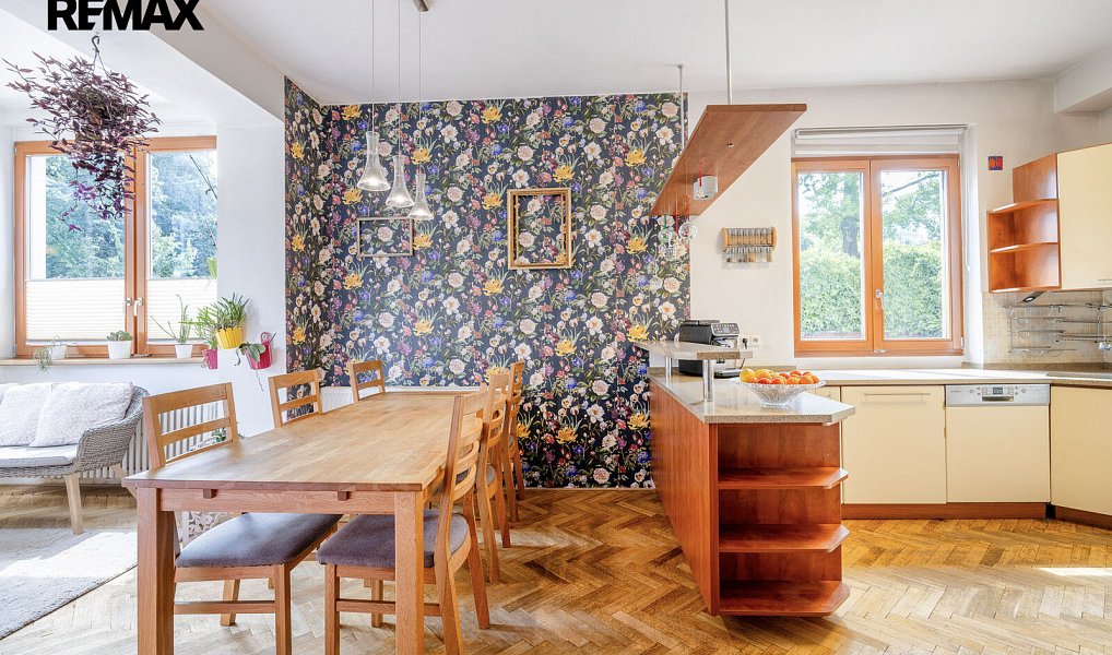 Prodej domu 400 m² s pozemkem 1 009 m², Praha – náhled fotky 9