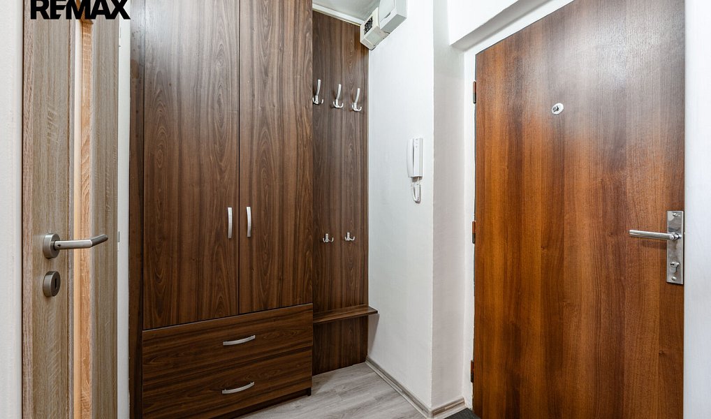 Prodej bytu 1+1 38 m², Praha – náhled fotky 12