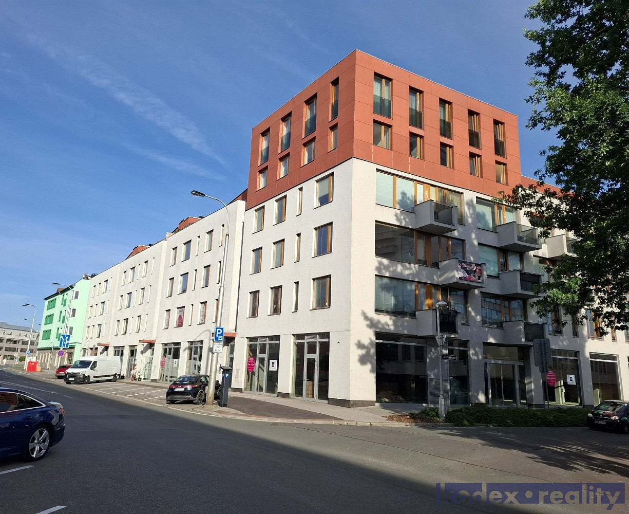 Prodej garážového stání v ulici Kollárova, Hradce Králové - centrum
