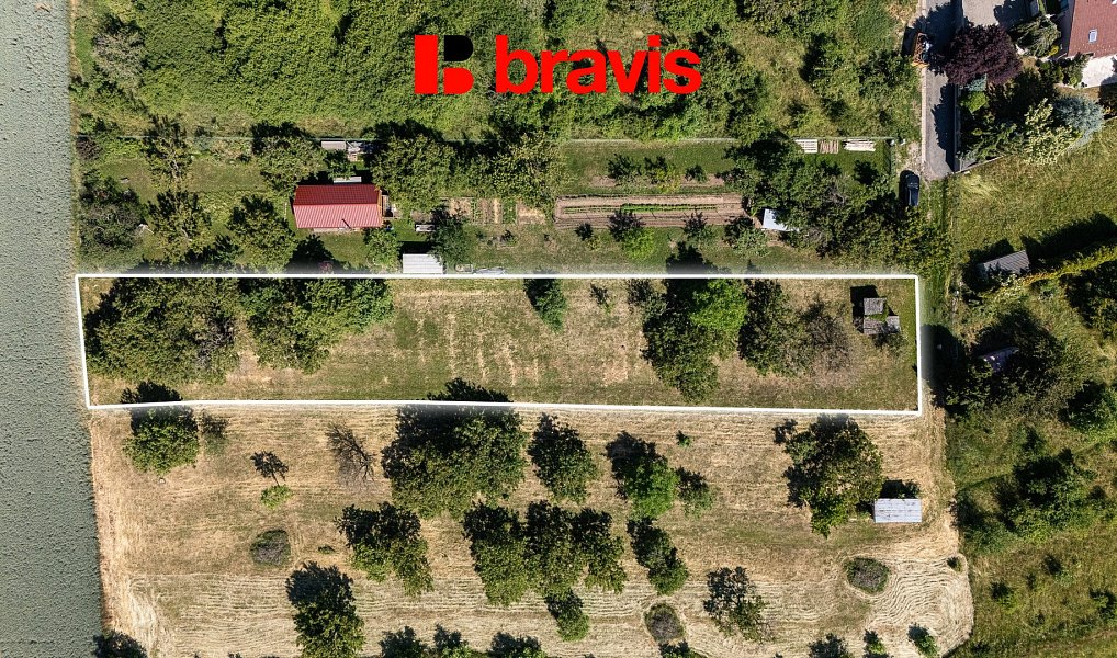 Prodej stavebního pozemku 1 854 m², Moravany – náhled fotky 2
