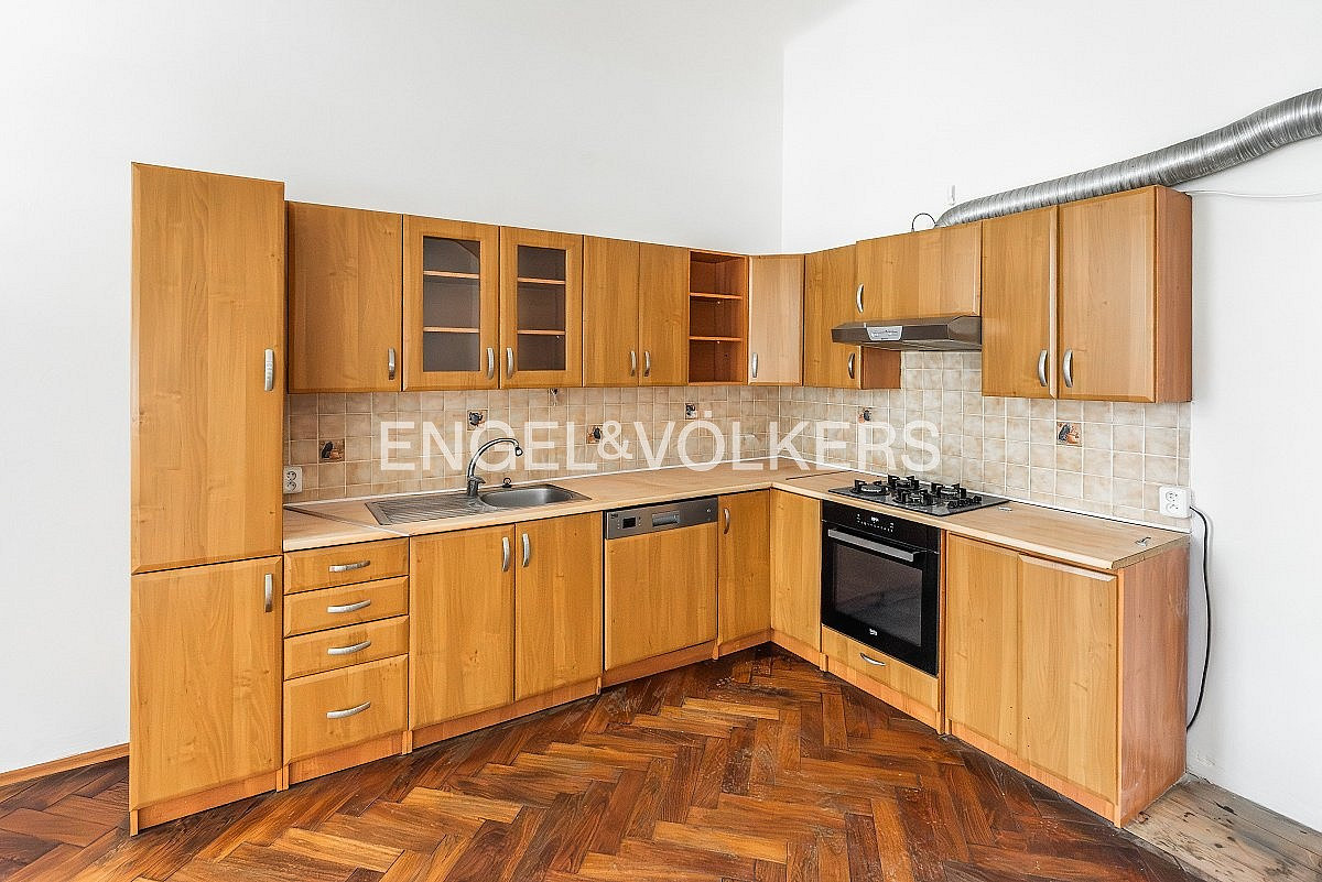 Pronájem bytu 4+kk 113 m² – fotografie 3