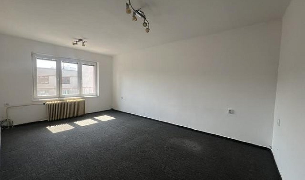 Pronájem bytu 3+1 90 m², Třeboň – náhled fotky 4