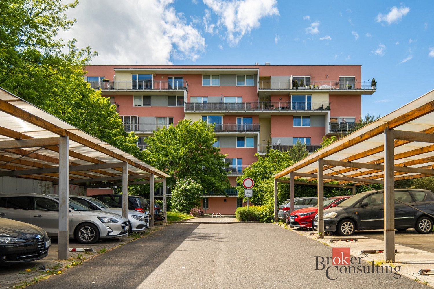 Pronájem bytu 4+kk 116 m² — photo 3