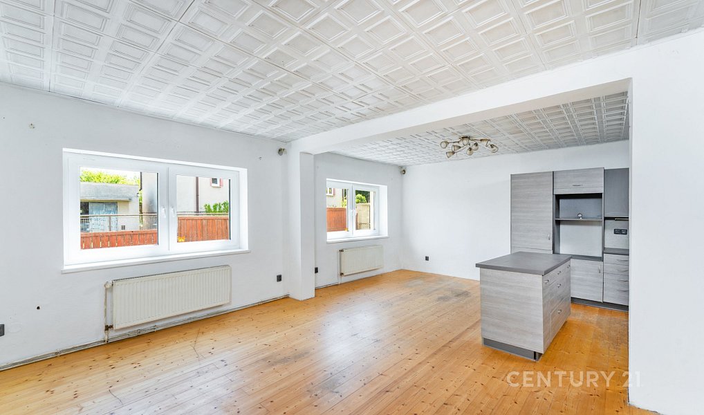 Prodej domu 264 m² s pozemkem 441 m², Šťáhlavy – náhled fotky 2