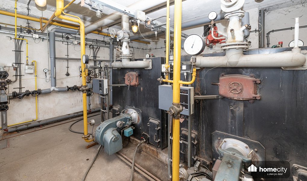 Prodej ubytovacího objektu 1 660 m², Hradec Králové – náhled fotky 46