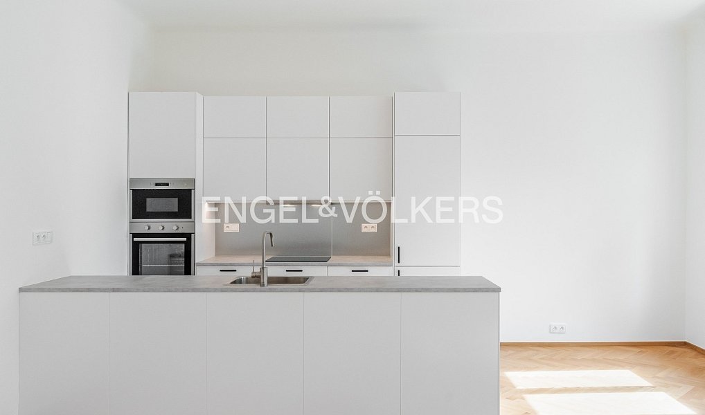 Pronájem bytu 2+kk 90 m², Praha – náhled fotky 2