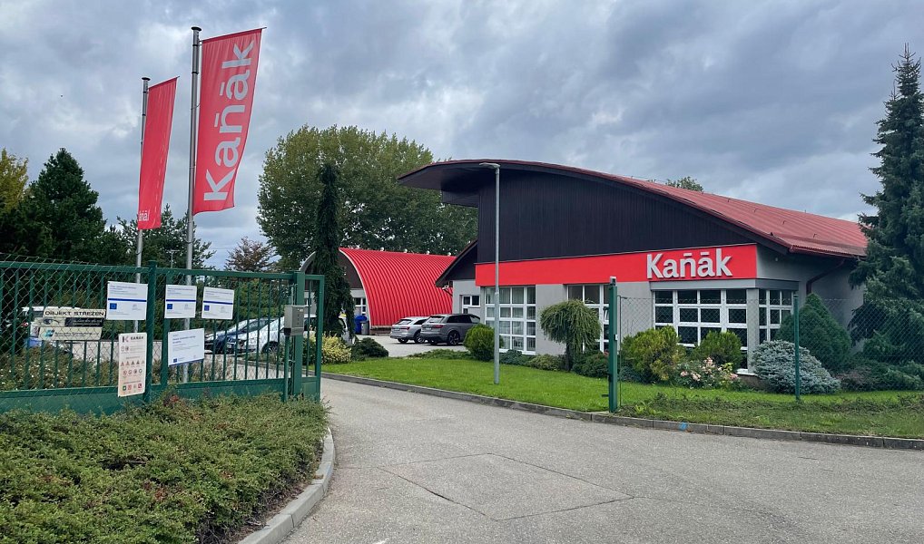 Prodej výrobních prostor 2 116 m², Rohatec – fotka 1 z 10