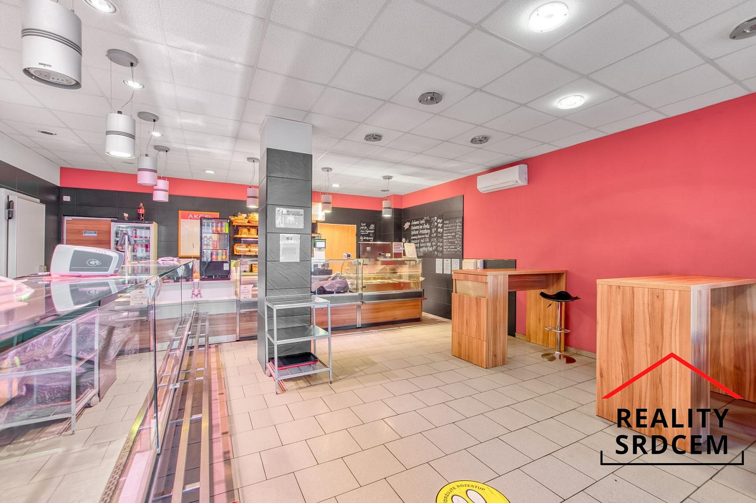 Pronájem obchodních prostor 113 m² – fotografie 2