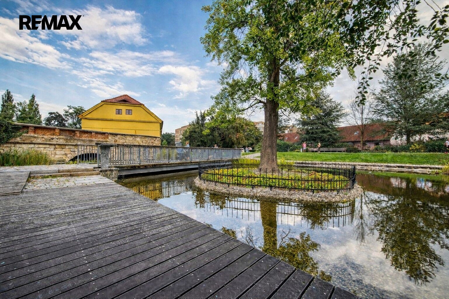 Exkluzivně nabízíme jedinečnou příležitost koupě obchodního prostoru v centru města Plzně 660m² – další