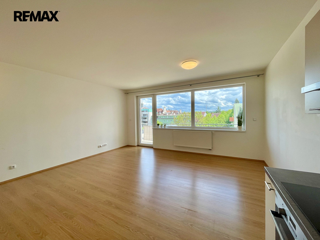 Pronájem bytu 2+kk 81 m² — photo 3
