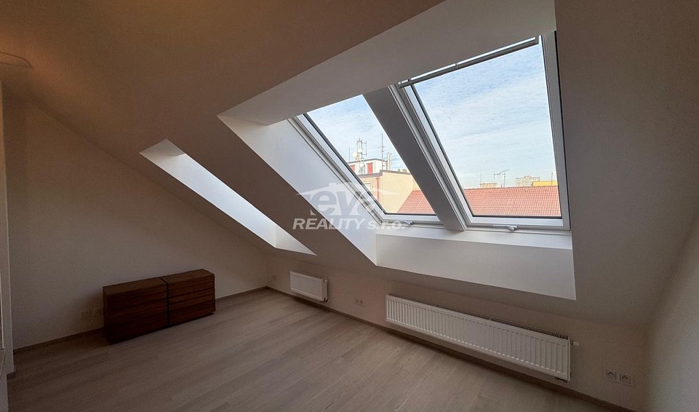 Pronájem bytu 1+kk 32 m², Praha – náhled fotky 6