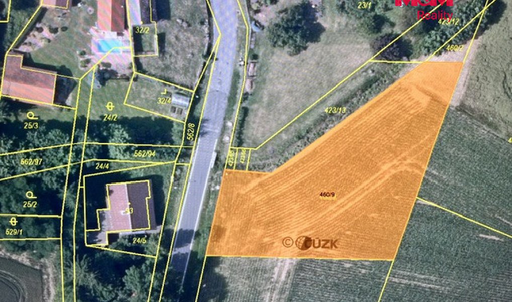 Prodej stavebního pozemku 2 006 m², Suchdol – náhled fotky 2