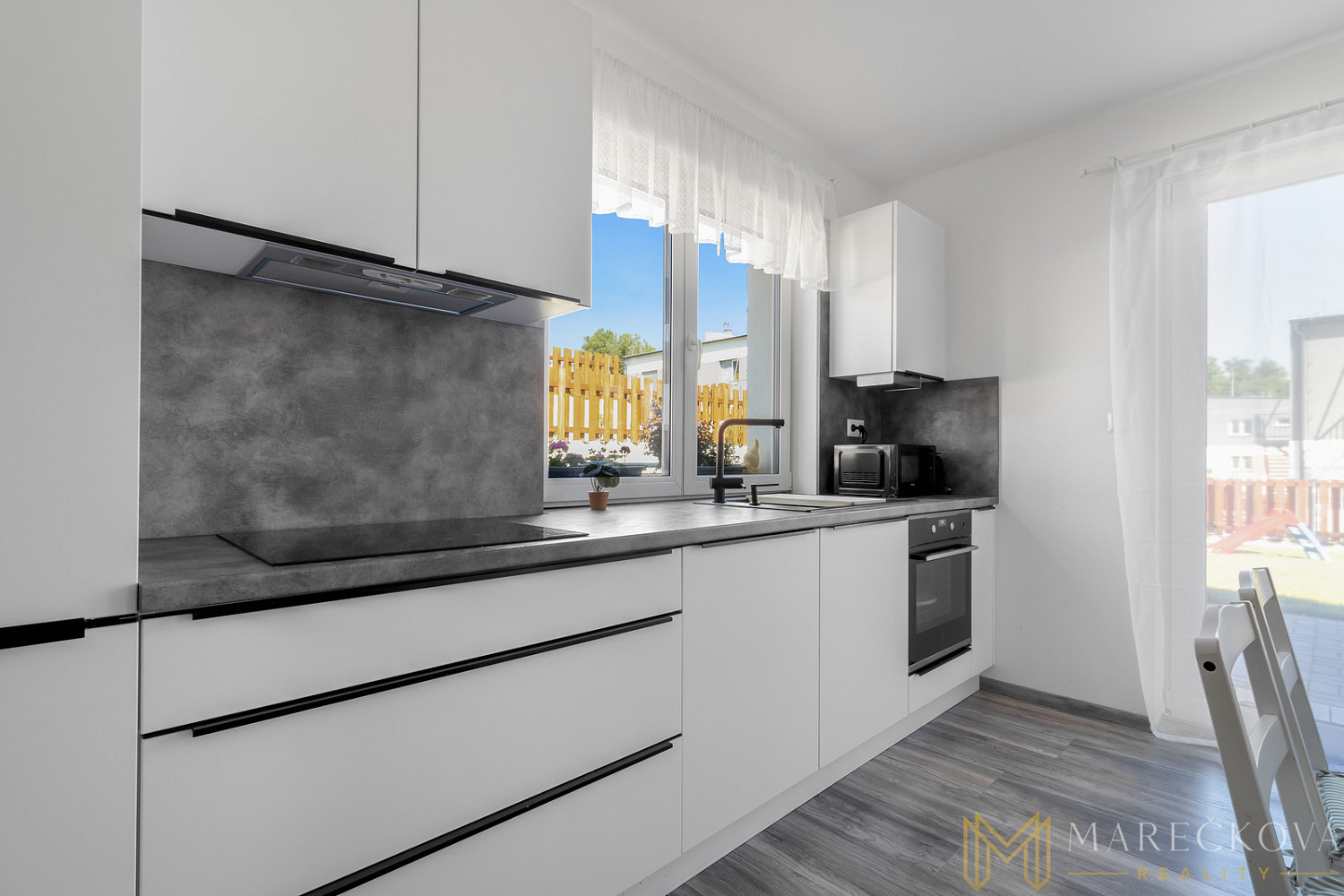 Prodej bytu 3+kk 71 m² — photo 2