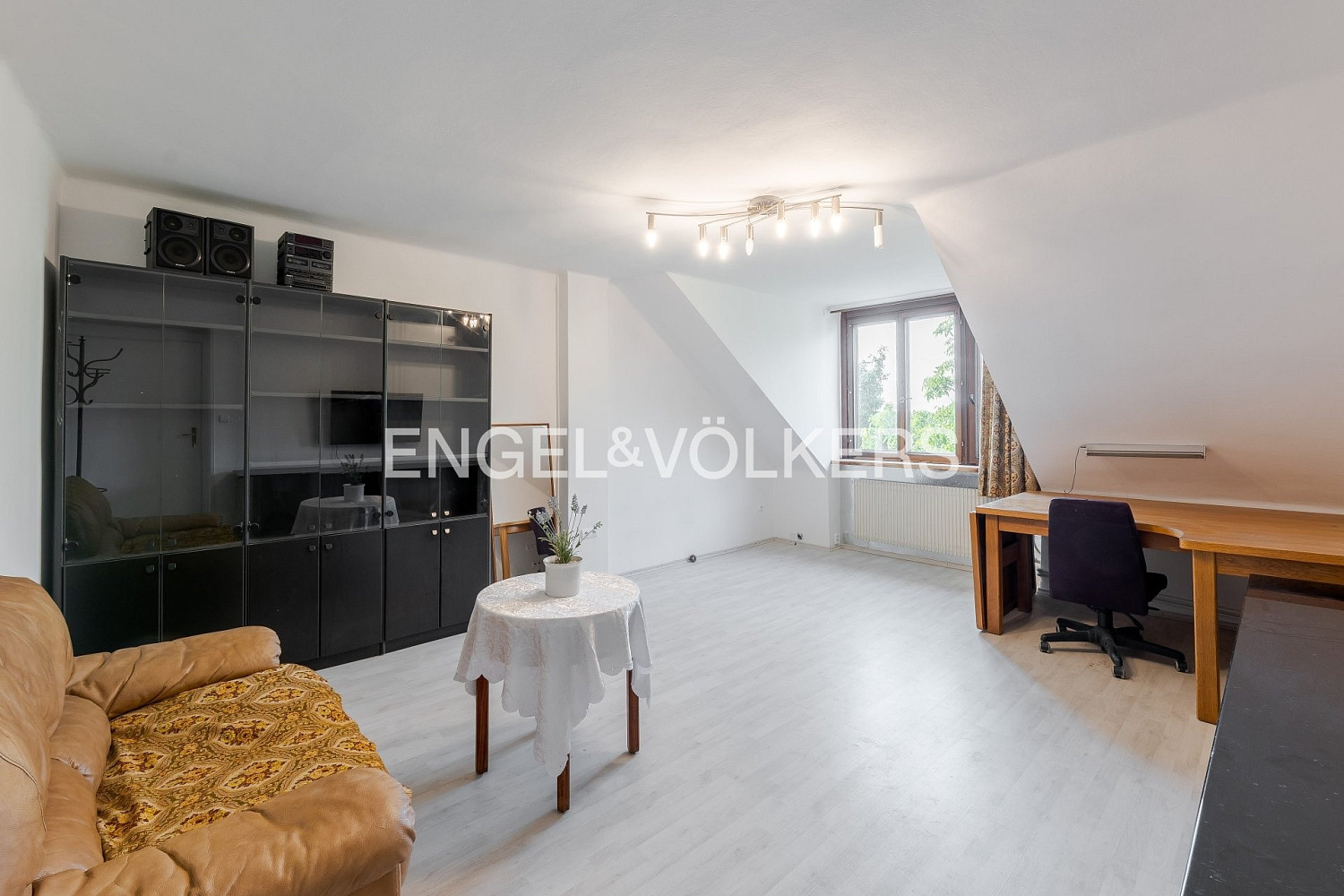 Pronájem domu 196 m² s pozemkem 382 m²