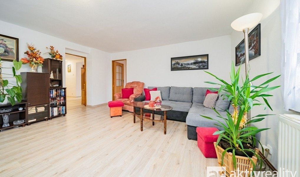Prodej domu 225 m² s pozemkem 904 m², Vodochody – náhled fotky 7