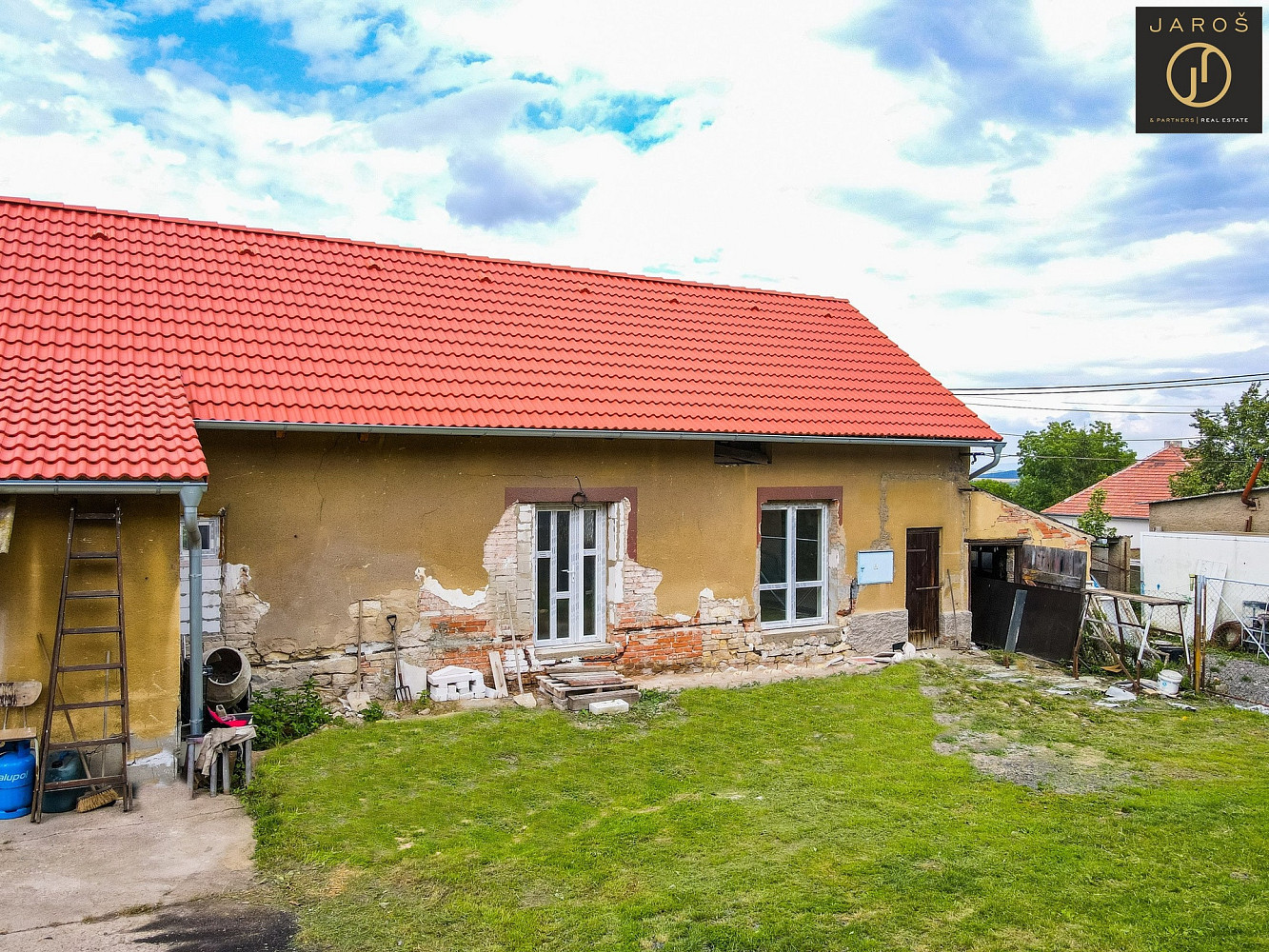 Prodej domu 640 m² s pozemkem 2 342 m² — photo 2