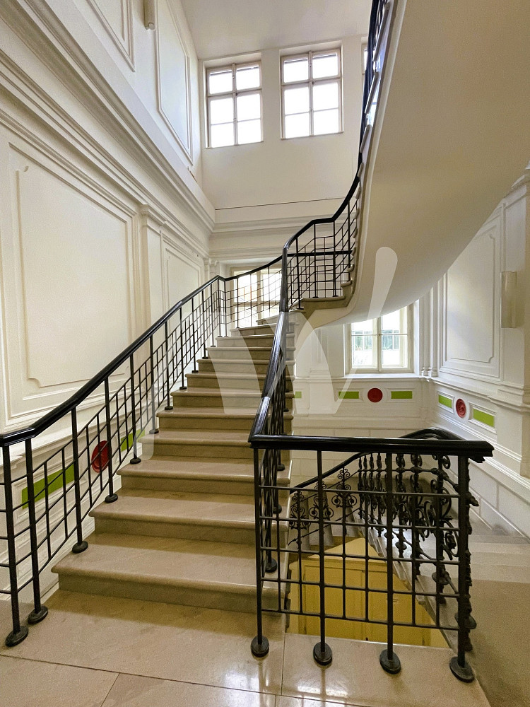 Pronájem kanceláře 322 m² — photo 4