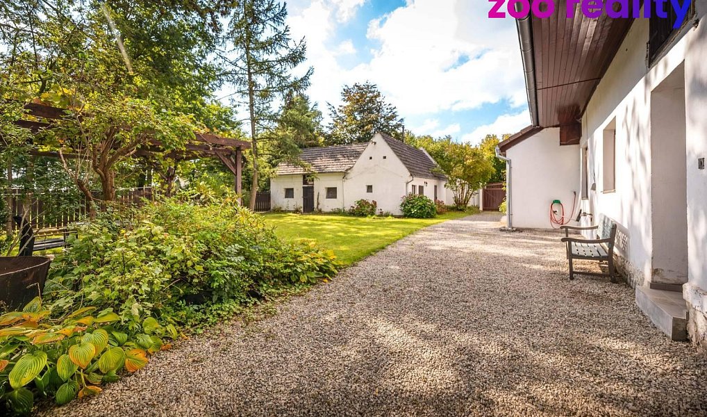 Prodej domu 234 m² s pozemkem 2 251 m², Sviny – náhled fotky 10