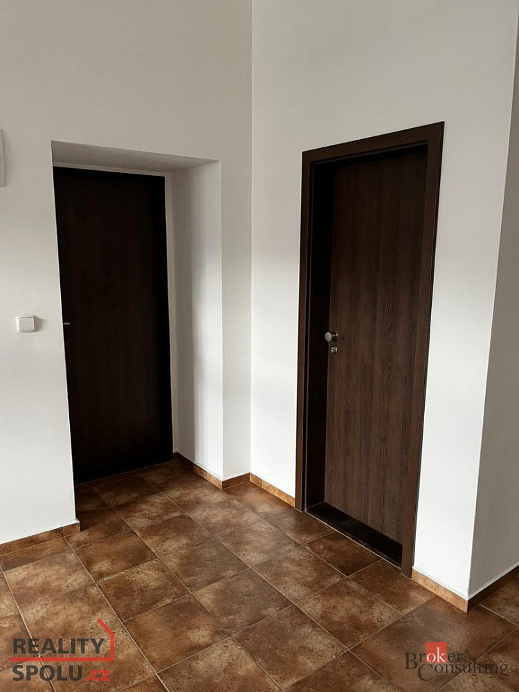 Pronájem kanceláře 44 m² – fotografie 4