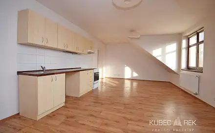 Pronájem bytu 2+kk 76 m², Zbyňkova, Tábor