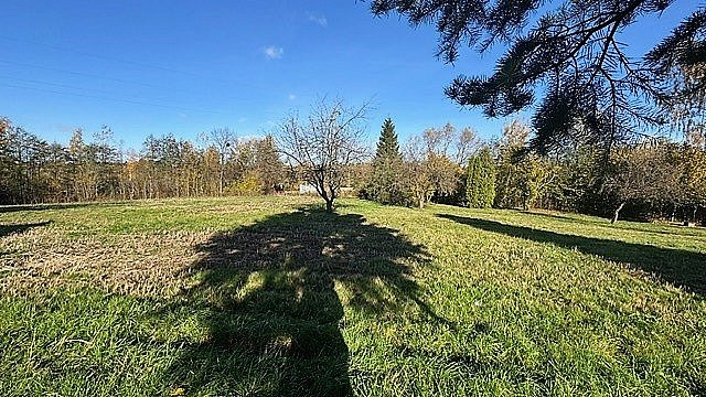 Prodej stavebního pozemku 1 140 m² – pohled 2