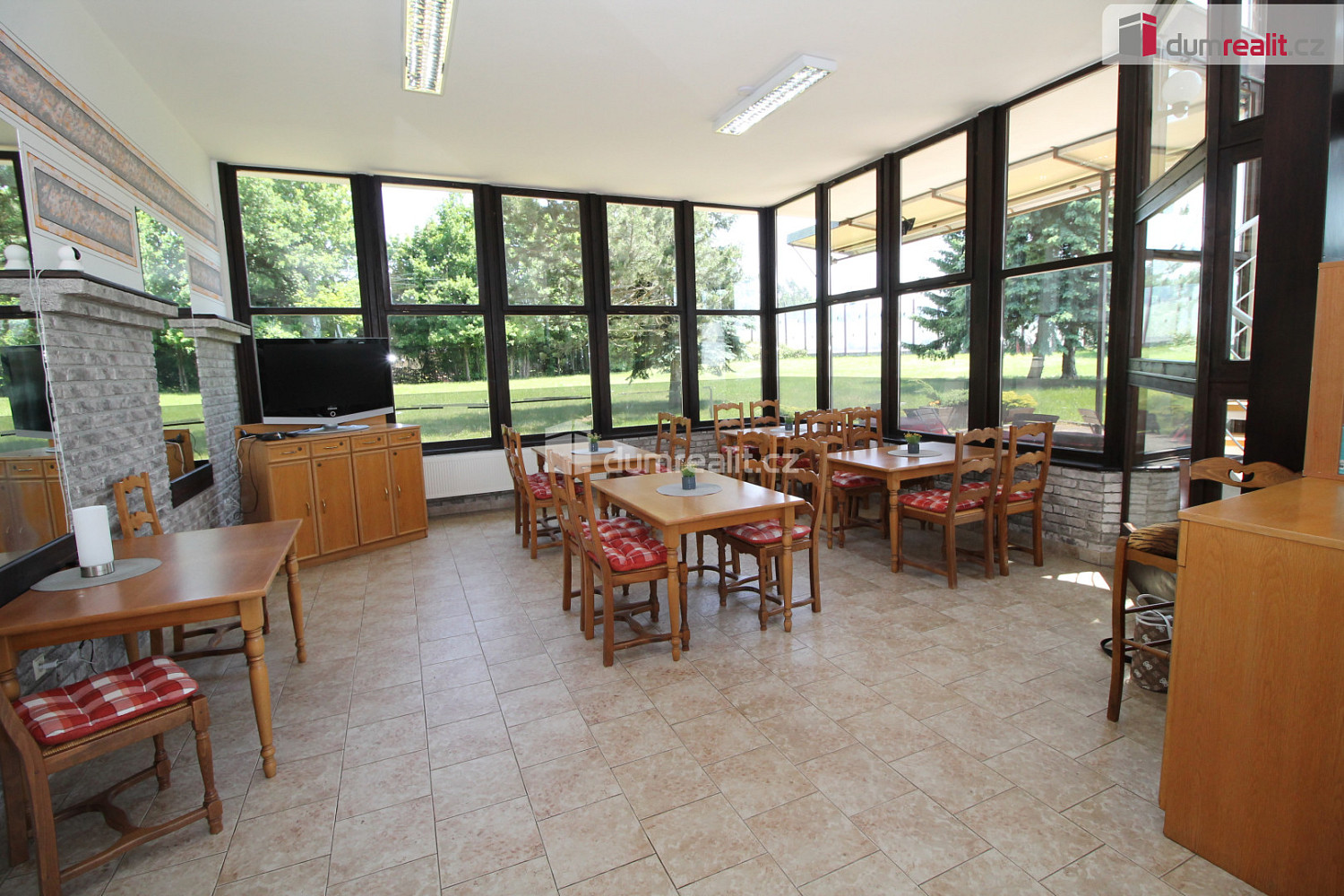 Prodej ubytovacího objektu 700 m² — photo 3