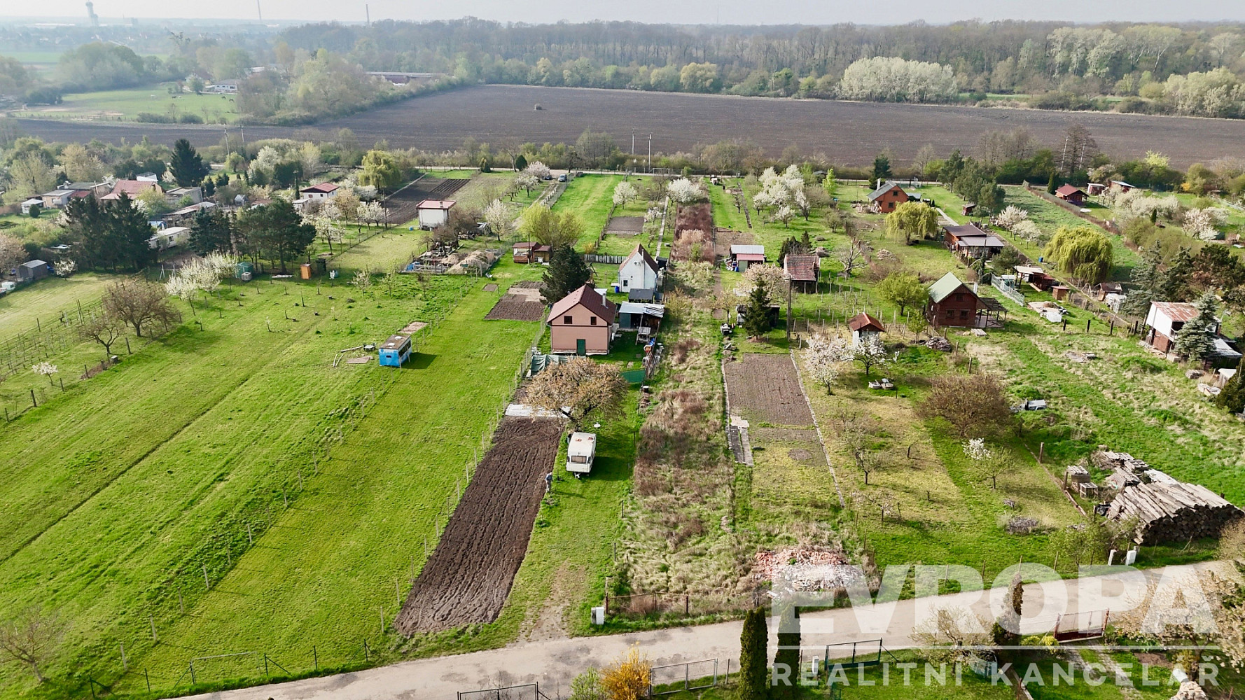 Prodej pole 1 539 m²