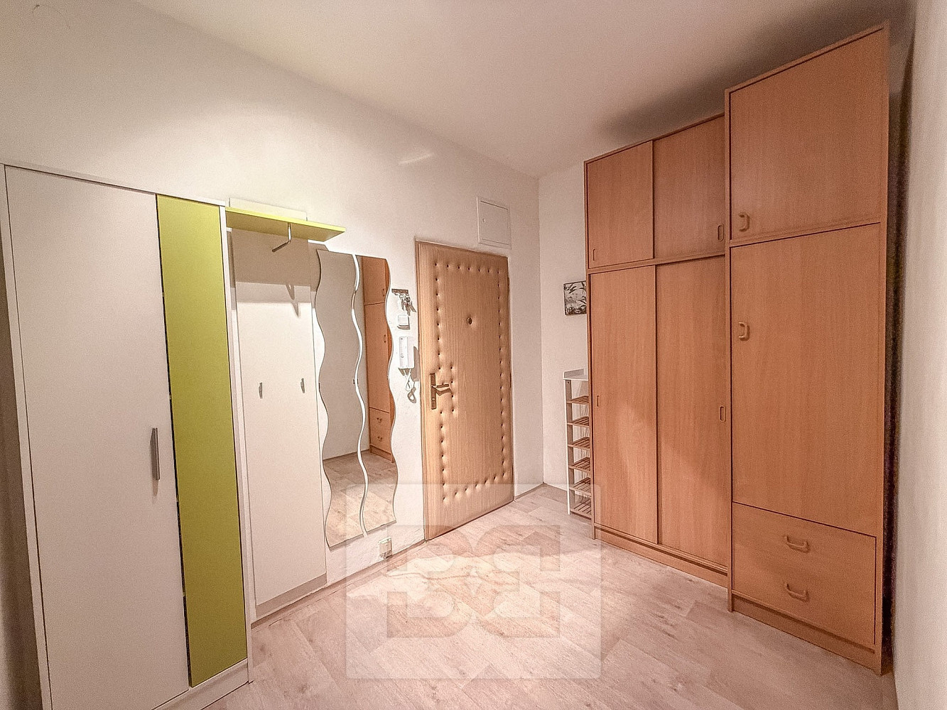 Pronájem bytu 2+1 56 m² — photo 2