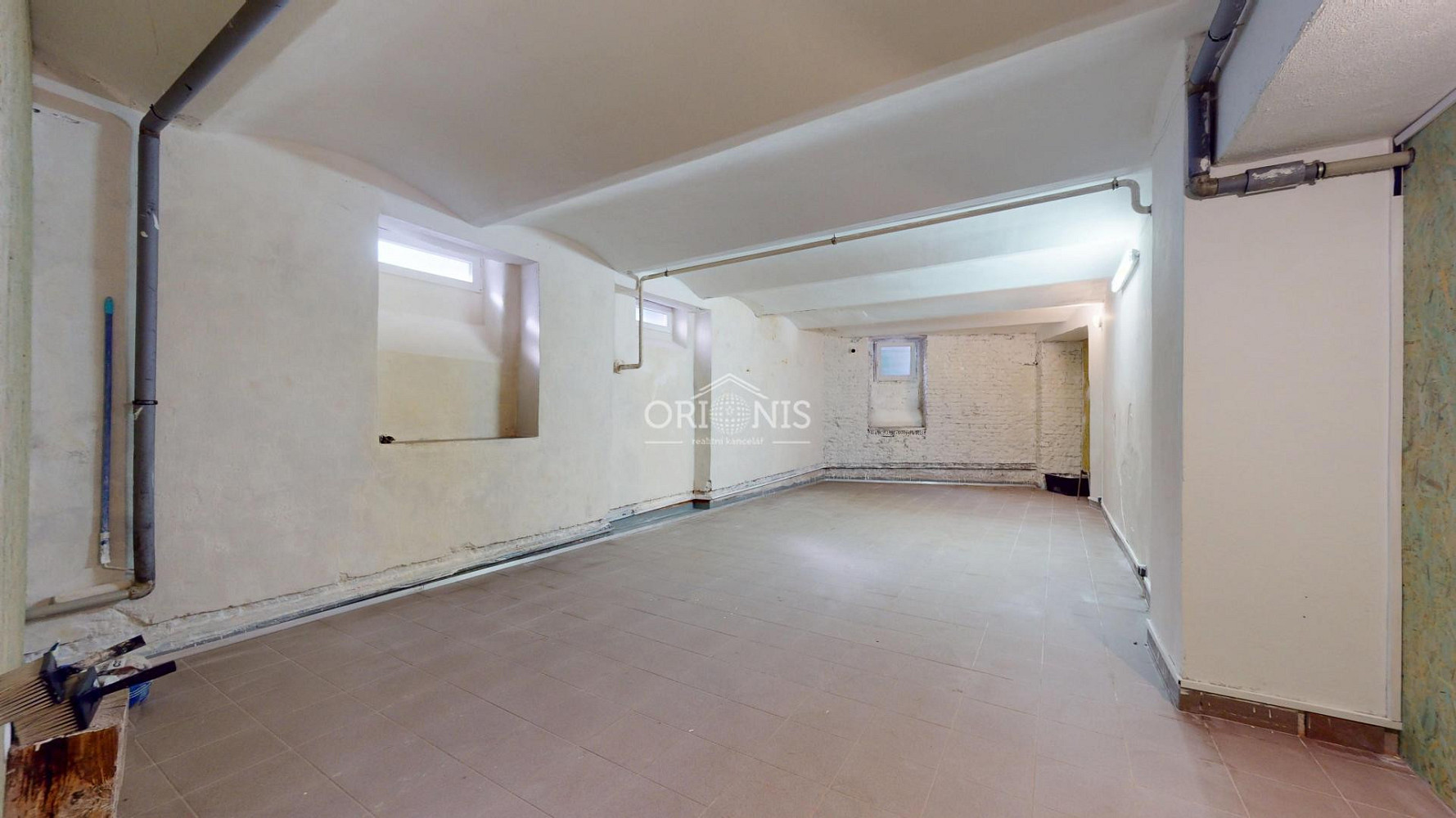 Prodej obchodních prostor 71 m² — photo 2