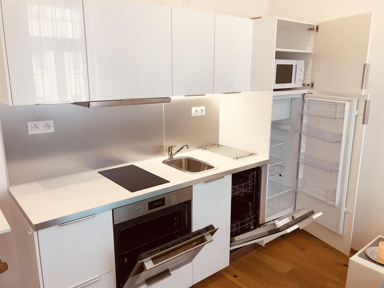 Pronájem bytu 1+kk 28 m² — photo 4