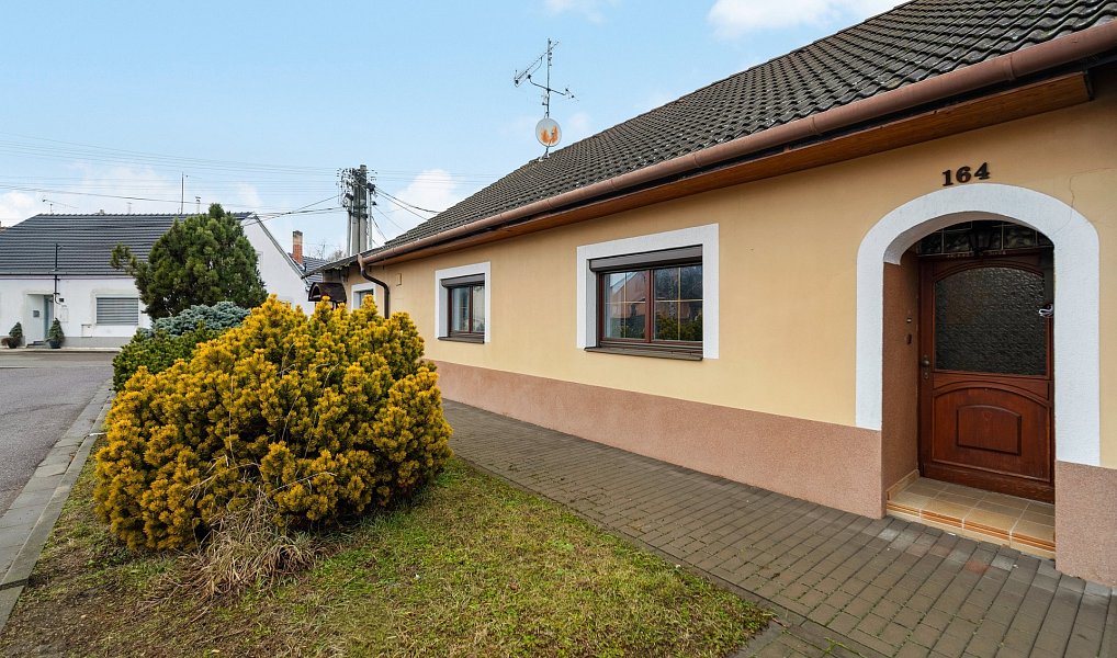 Prodej domu 127 m² s pozemkem 228 m², Pohořelice – fotka 1 z 22