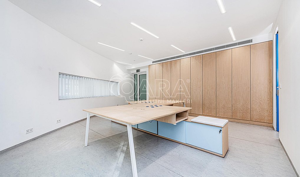 Pronájem kanceláře 240 m², Praha – náhled fotky 8