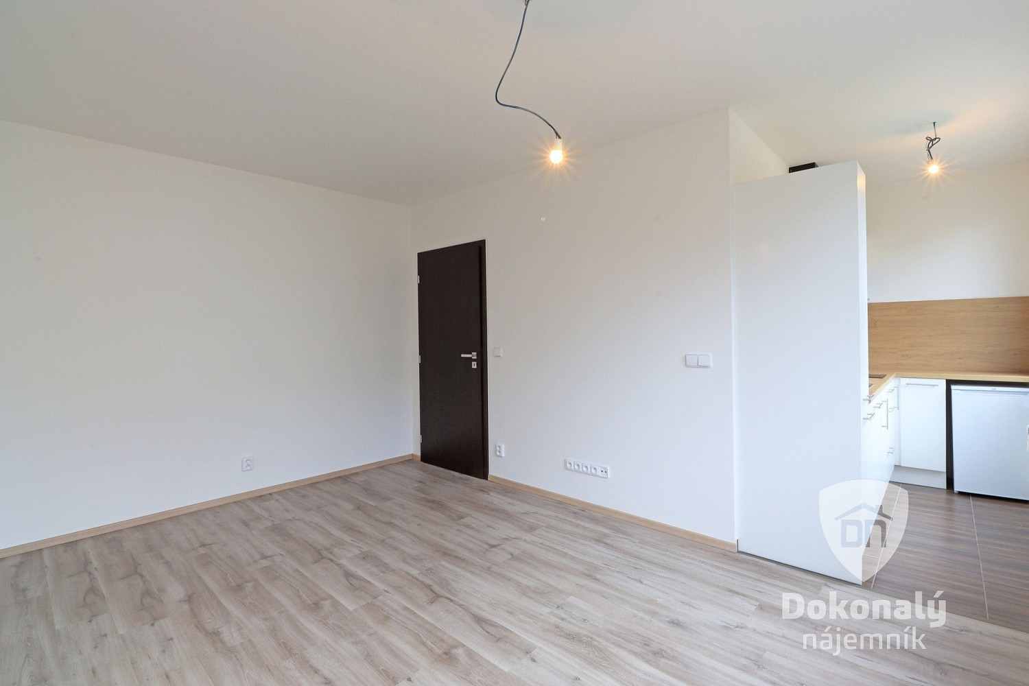 Pronájem bytu 1+kk 27 m² — photo 2