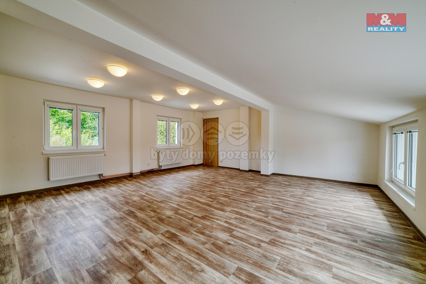 Pronájem obchodních prostor 175 m²
