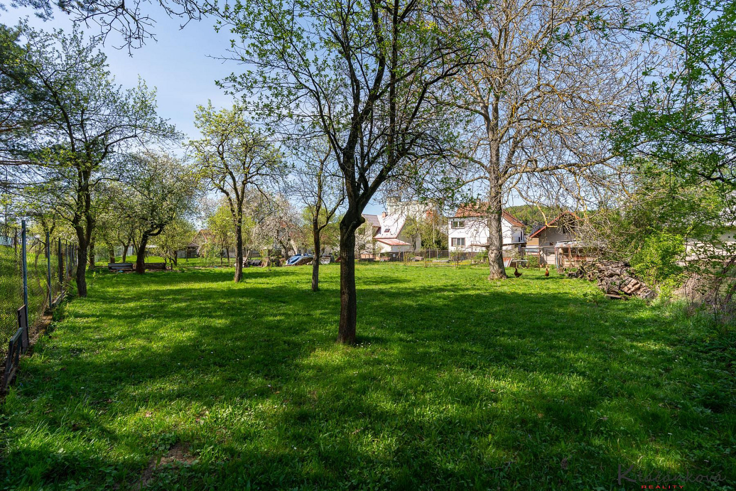 Prodej stavebního pozemku 1 068 m² – fotografie 2