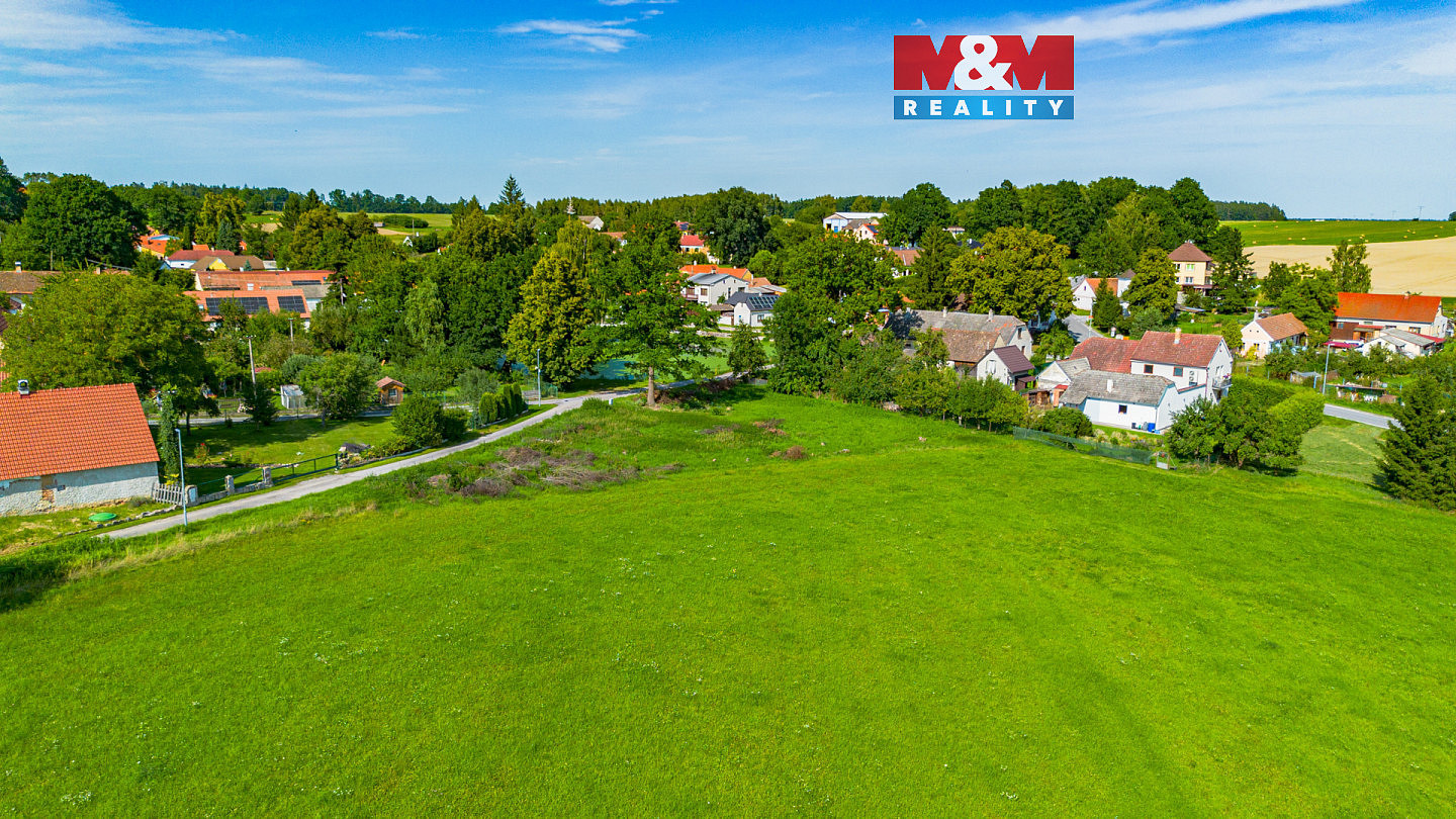 Prodej stavebního pozemku 1 653 m²