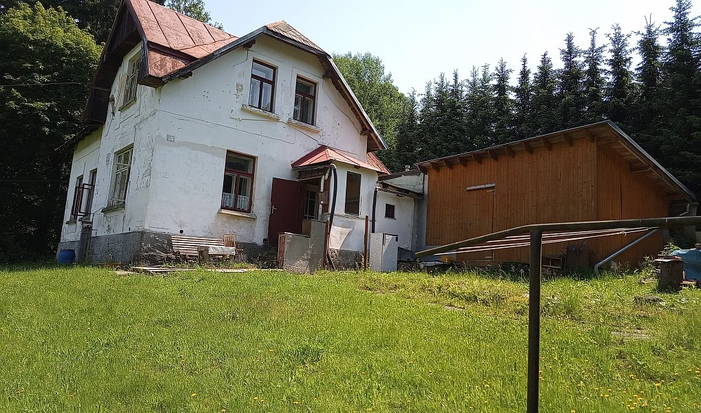 Prodej domu 200 m² s pozemkem 1 072 m², Albrechtice v Jizerských horách – náhled fotky 8