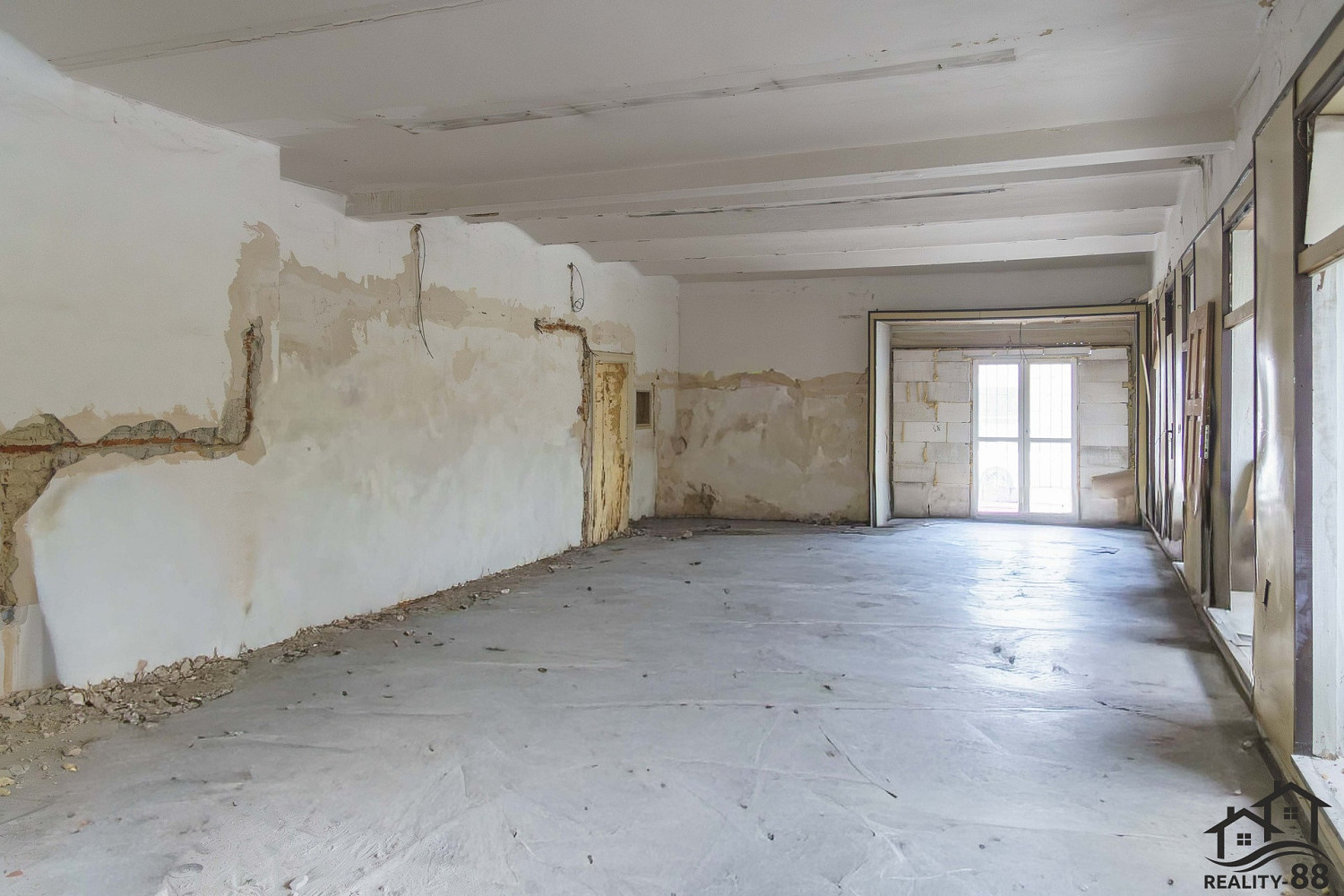 Prodej obchodních prostor 700 m² – fotografie 3