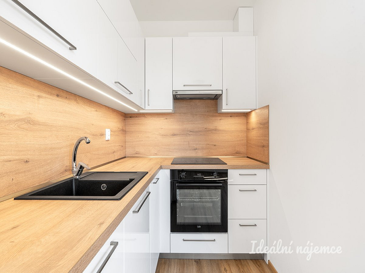 Pronájem bytu 2+kk 45 m²