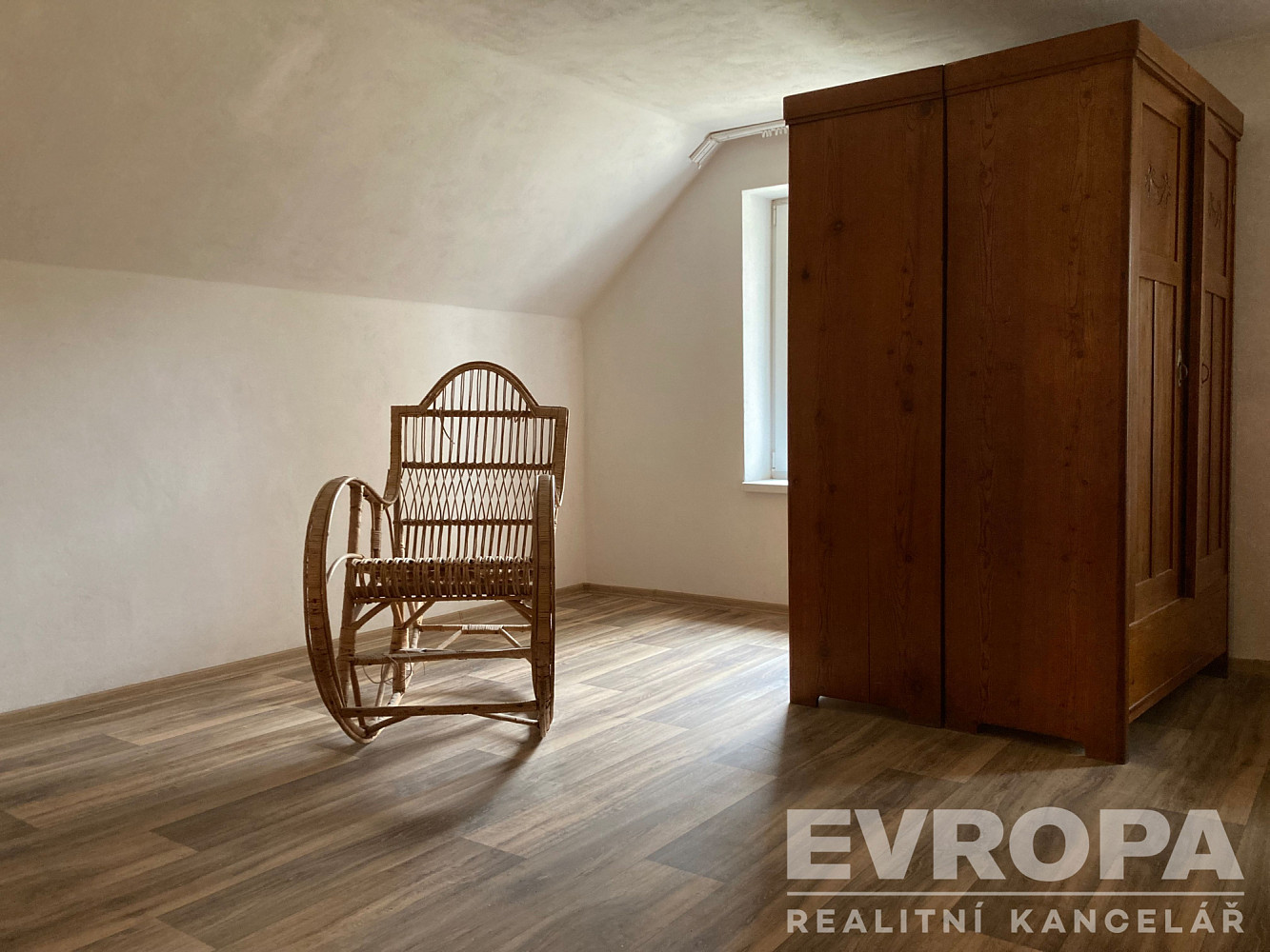 Pronájem domu 280 m² s pozemkem 877 m² — photo 3