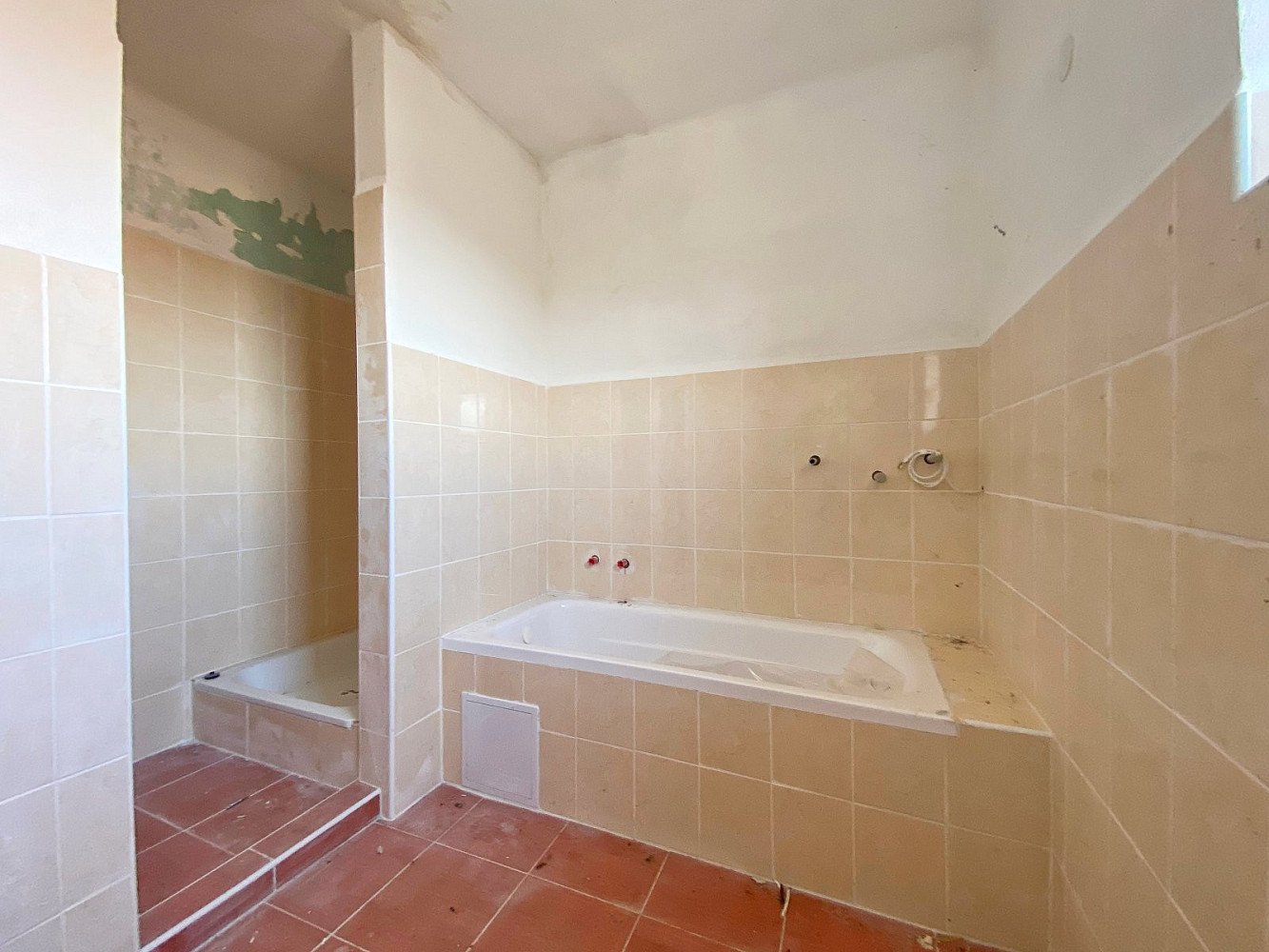 Prodej nájemního domu, činžáku 240 m² — photo 2