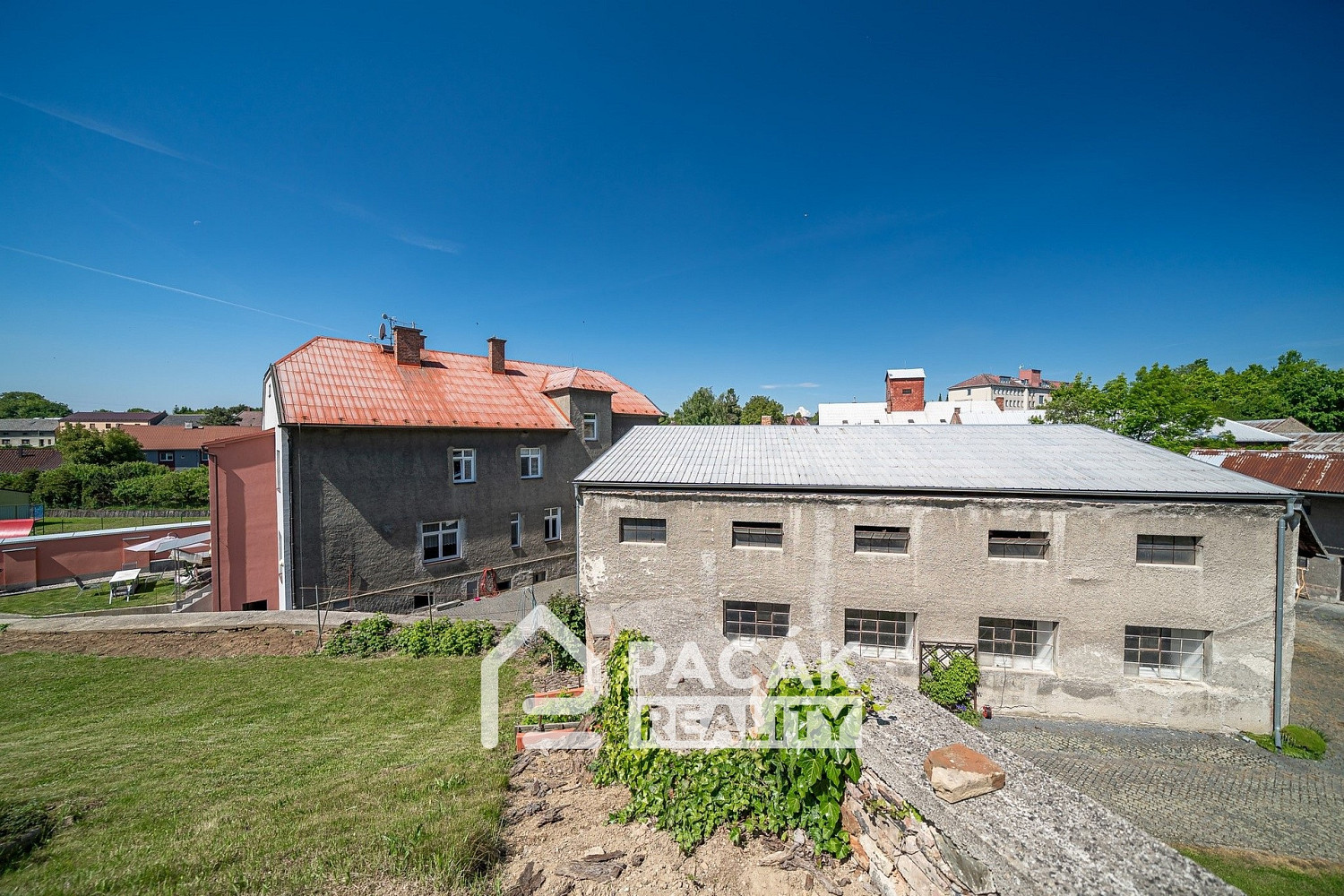 Prodej výrobních prostor 1 000 m²