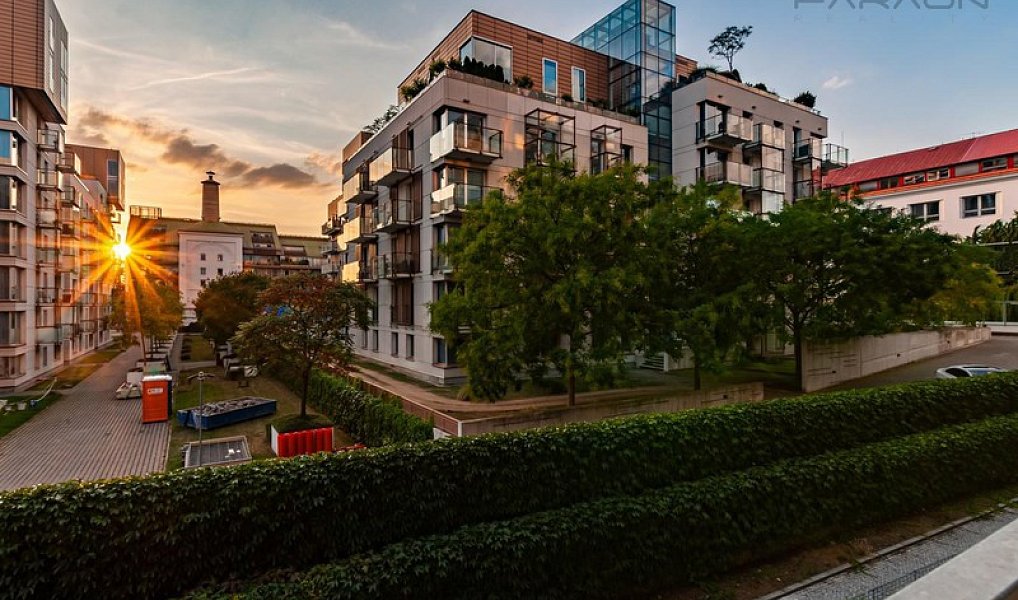 Pronájem bytu 2+kk 89 m², Praha – náhled fotky 14