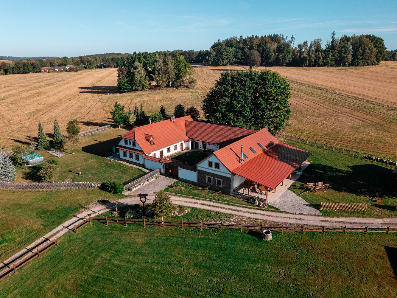 Prodej ubytovacího objektu 500 m² – fotografie 4