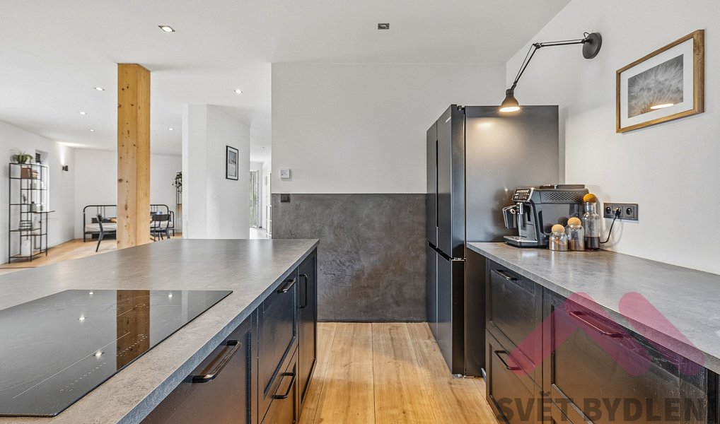 Prodej domu 300 m² s pozemkem 1 066 m², Tehov – náhled fotky 6